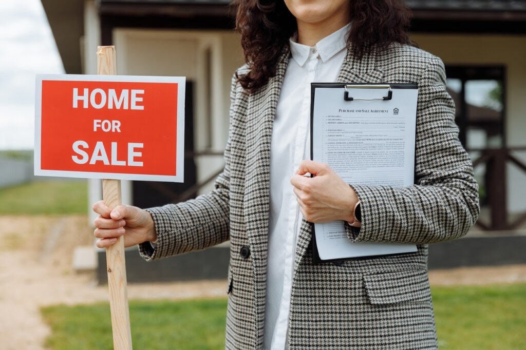 Crucial reasons to hire a Melbourne buyers agent when buying a house